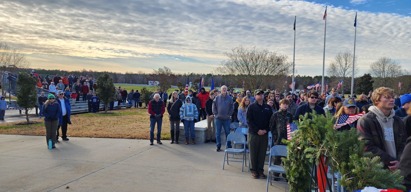 VFW District 2 and many other Volunteer came out to lay wreaths to honor our veterans